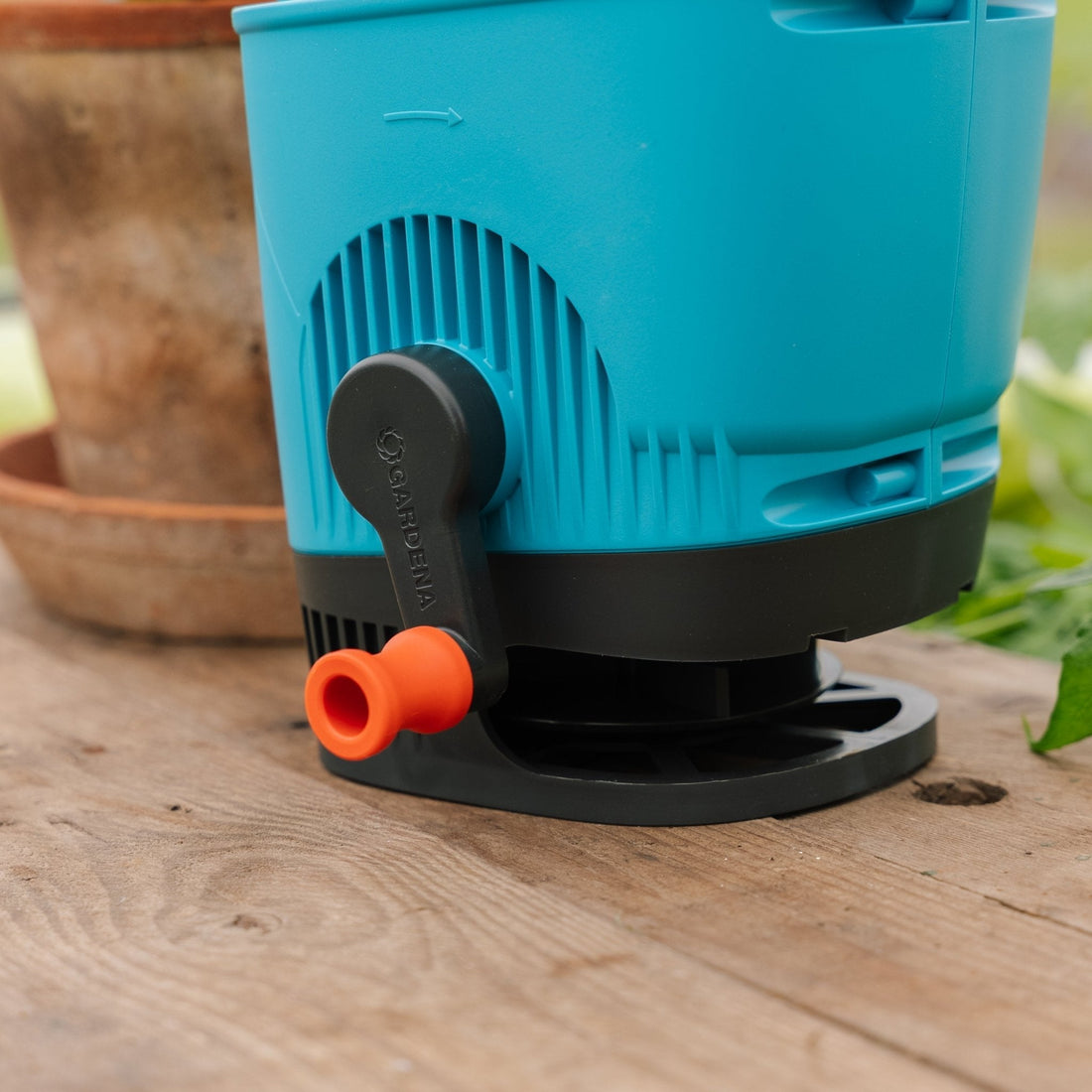 Käsikäyttöinen levitin M