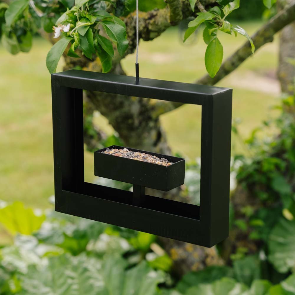 Nelikulmainen ruokinta - asema, Pituus: 30 cm Leveys: 6 cm Korkeus: 23 cm