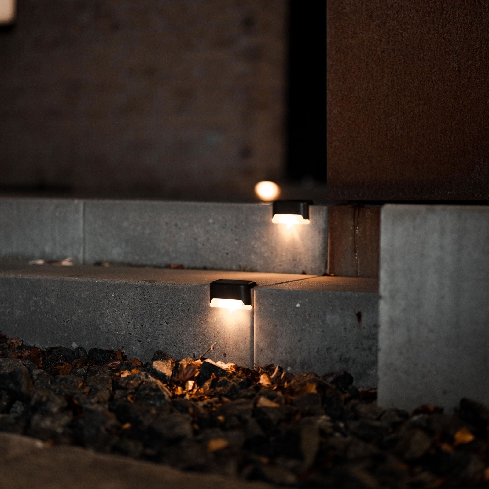 Aurinkokäyttöiset LED - porrasvalot, 4 kpl