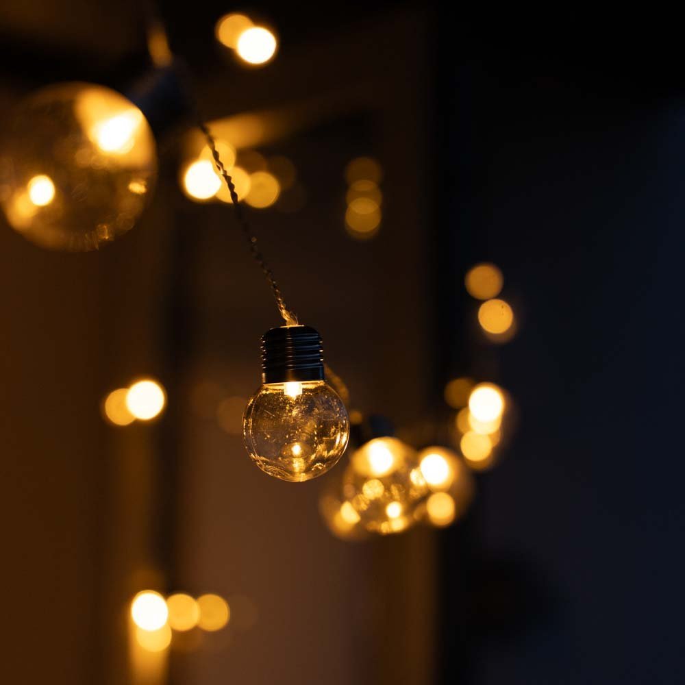 Iso valoketju, 50 lampulla ja värinvaihdolla