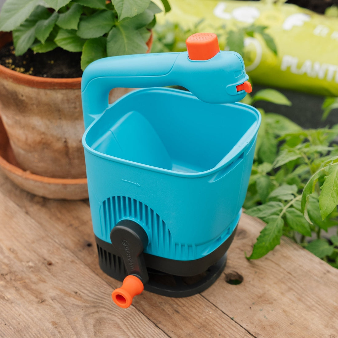 Käsikäyttöinen levitin M