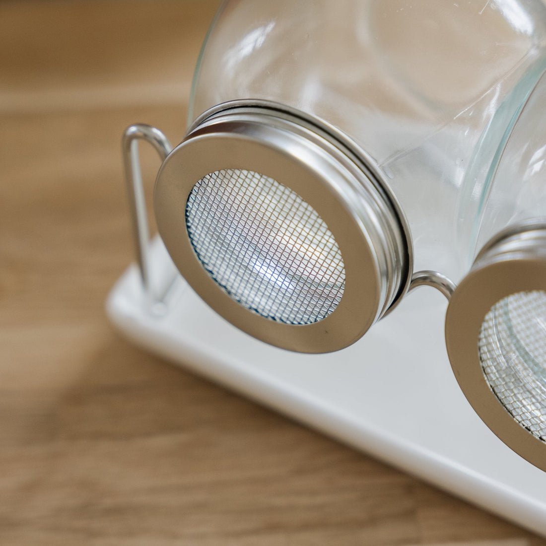 Kasvatuslasisetti alustalla