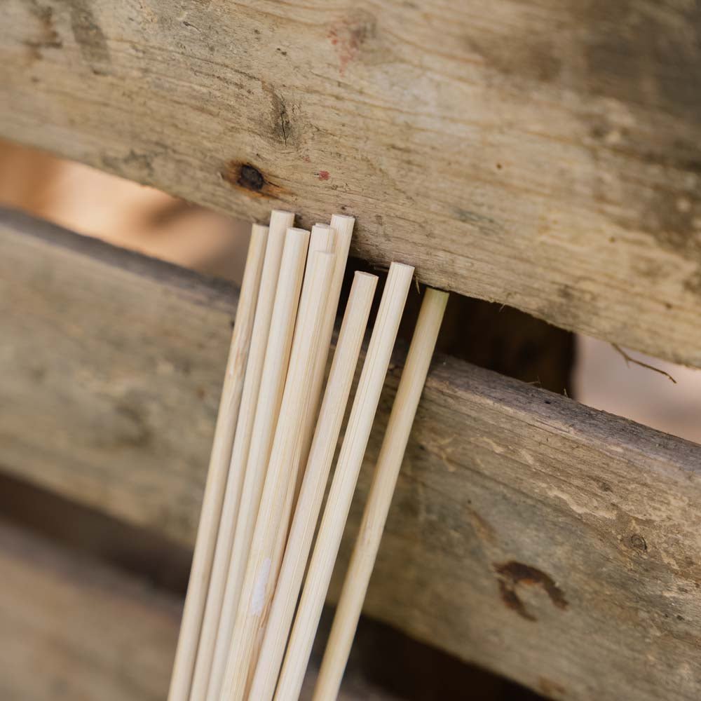 Kukkatikut. Korkeus 30 cm, 10 kpl/nippu