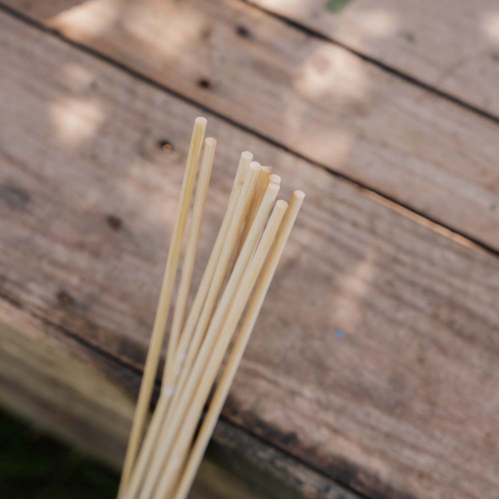 Kukkatikut. Korkeus 60 cm, 10 kpl/nippu