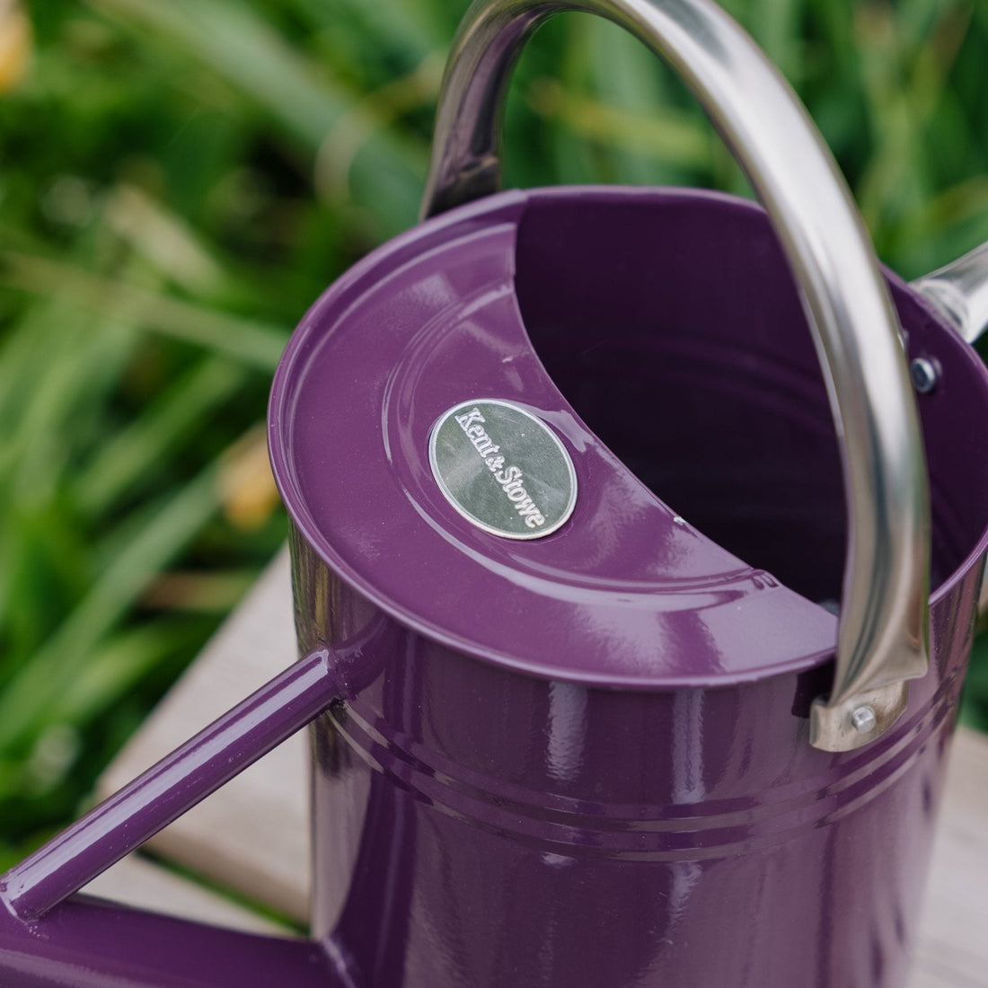 Metallinen kastelukannu, 4,5 l, syvän violetti