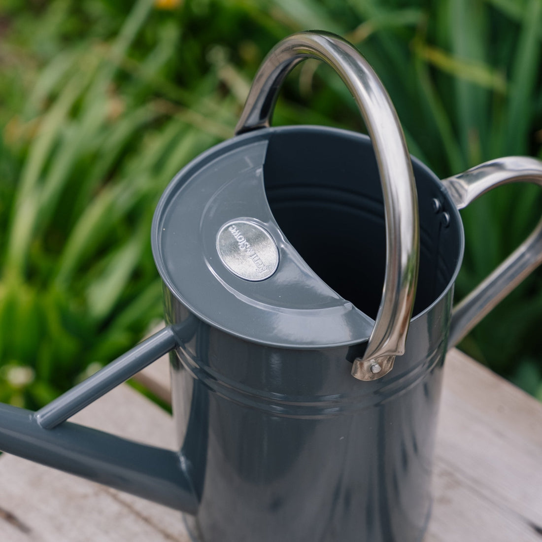 Metallinen kastelukannu, 4,5 l, viileän harmaa