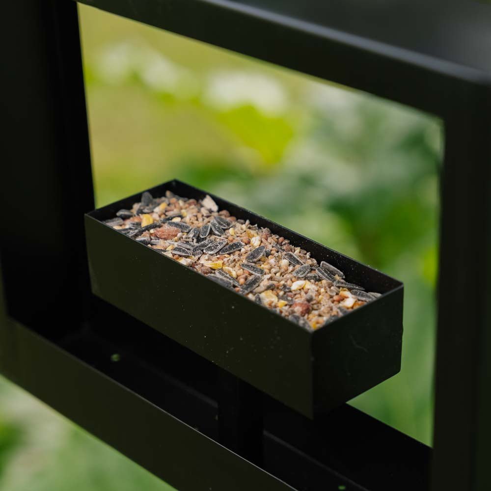 Nelikulmainen ruokinta - asema, Pituus: 30 cm Leveys: 6 cm Korkeus: 23 cm